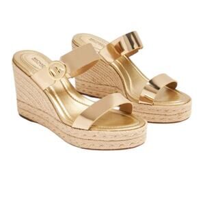 **NWOT Michael Kors Lucinda Wedge in Pale Gold – Sz 9M